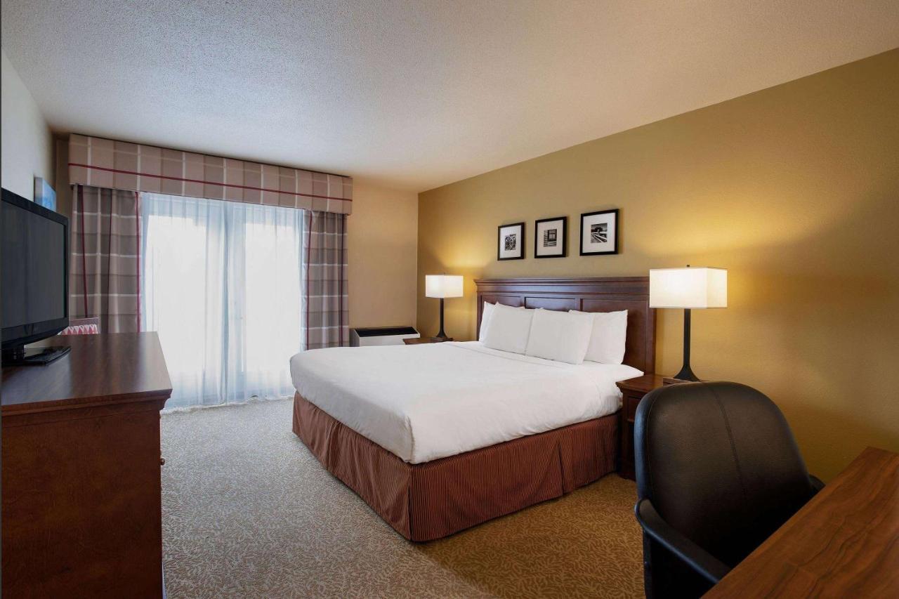 Travelodge Suites By Wyndham Regina - Eastgate Bay Extérieur photo