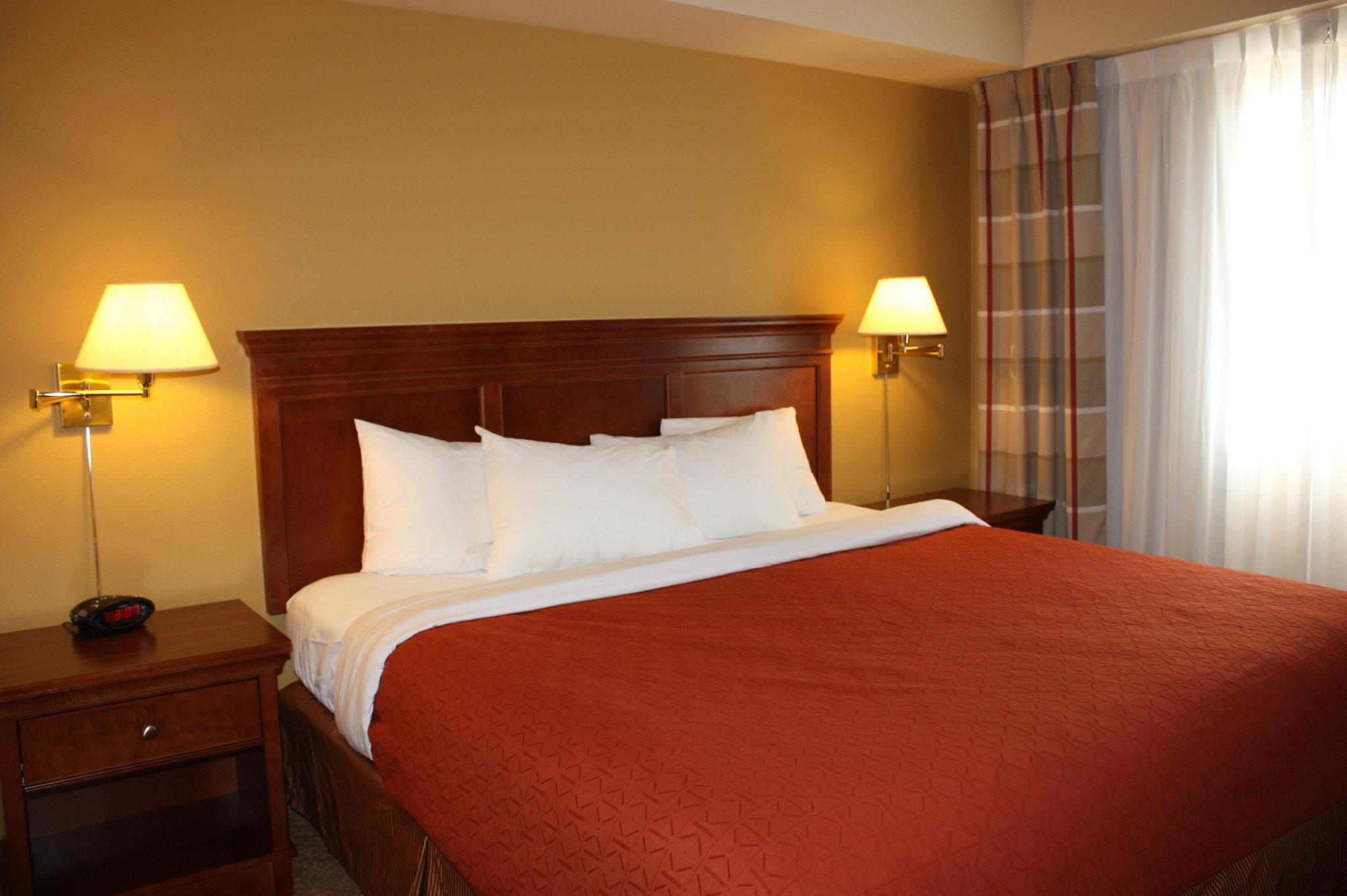 Travelodge Suites By Wyndham Regina - Eastgate Bay Extérieur photo