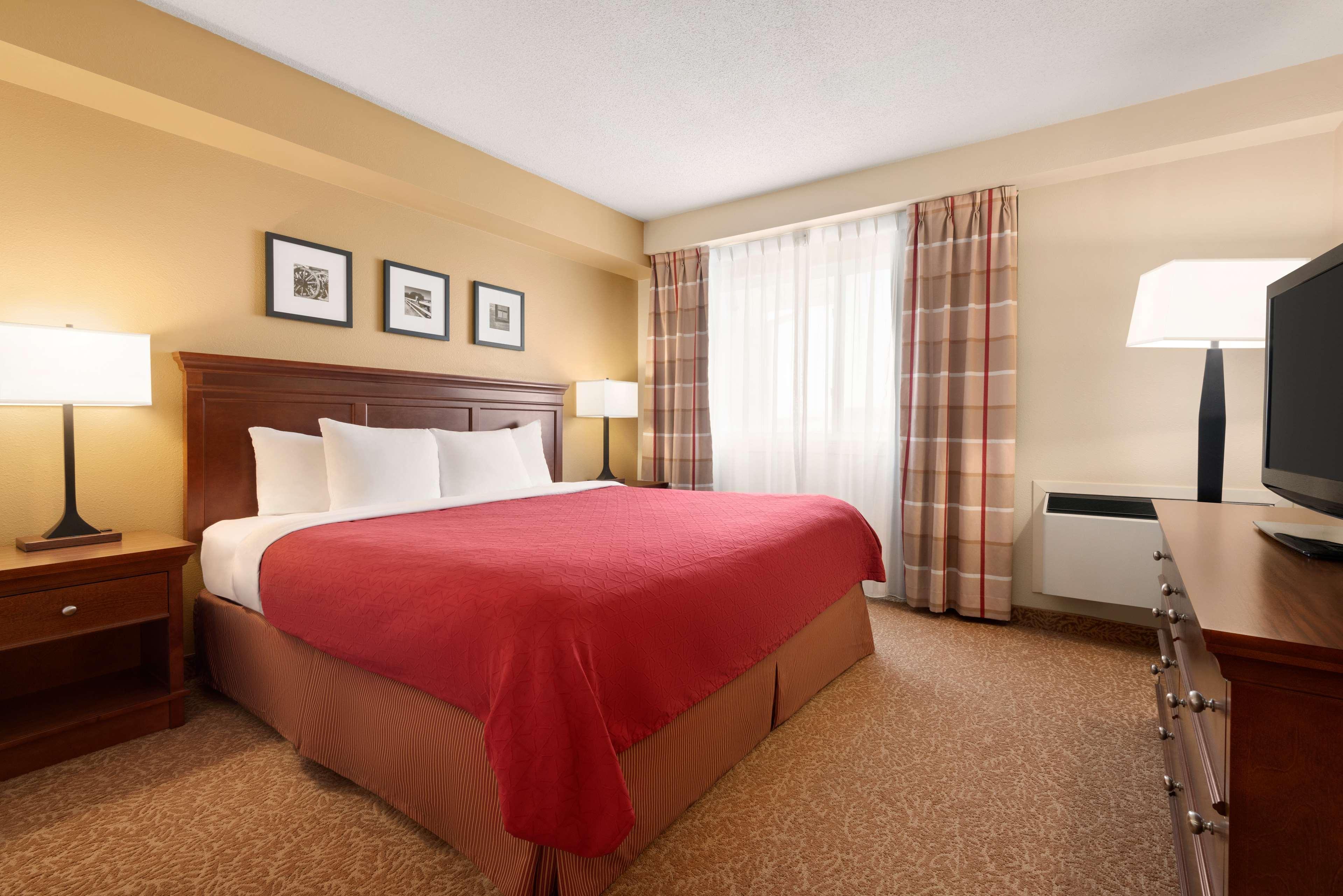 Travelodge Suites By Wyndham Regina - Eastgate Bay Extérieur photo