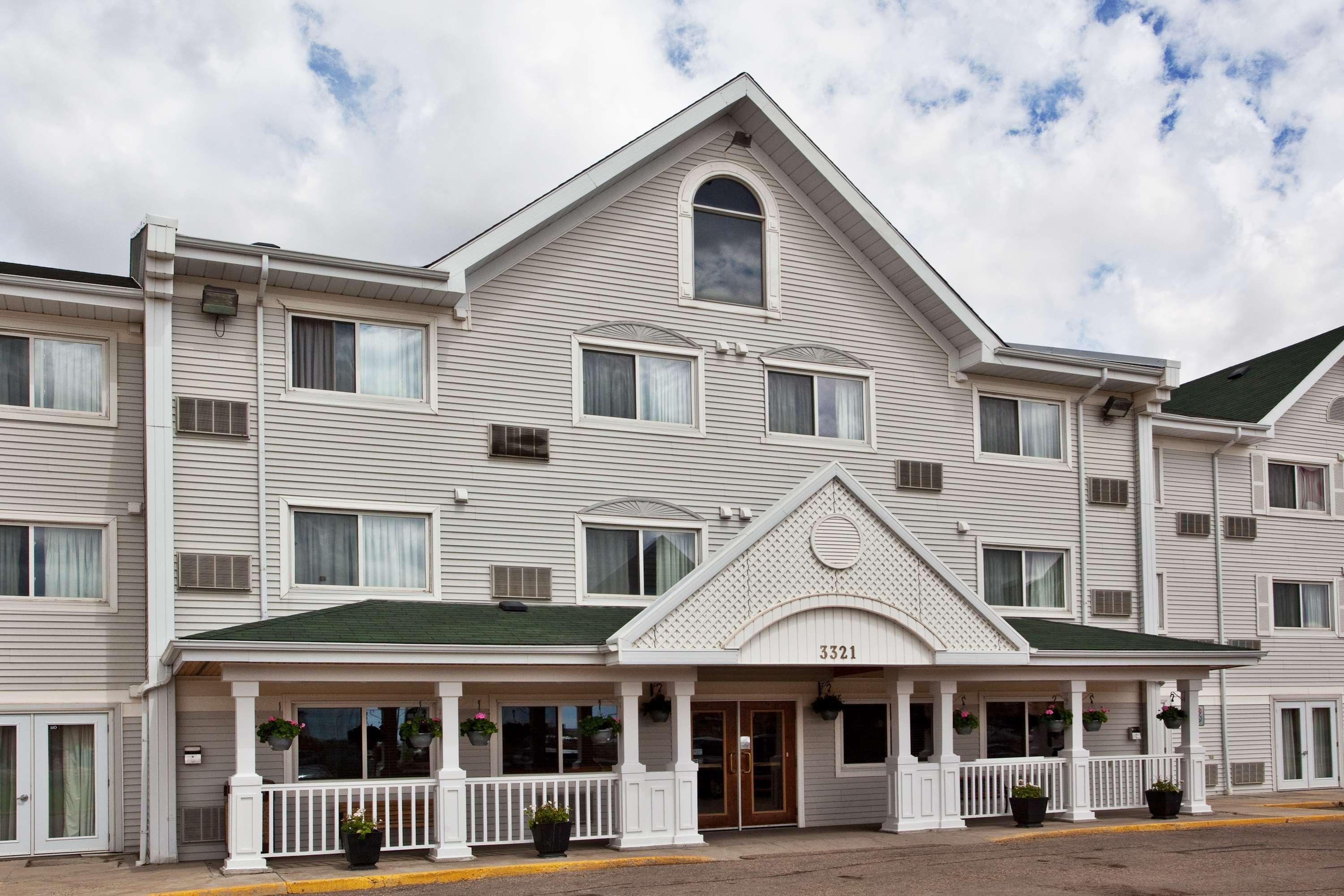 Travelodge Suites By Wyndham Regina - Eastgate Bay Extérieur photo