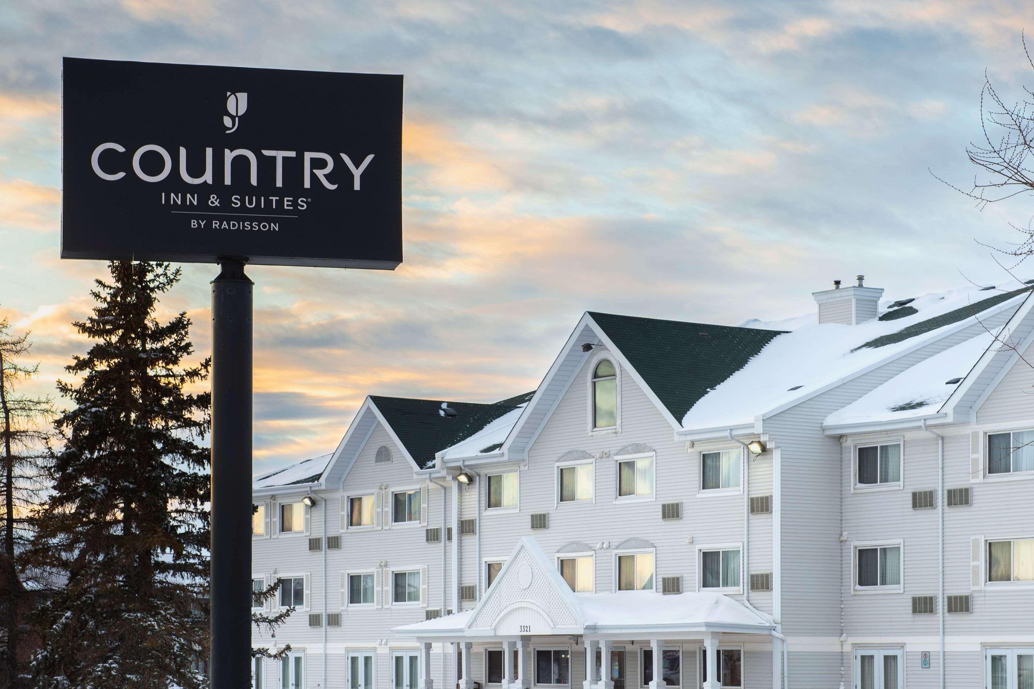 Travelodge Suites By Wyndham Regina - Eastgate Bay Extérieur photo