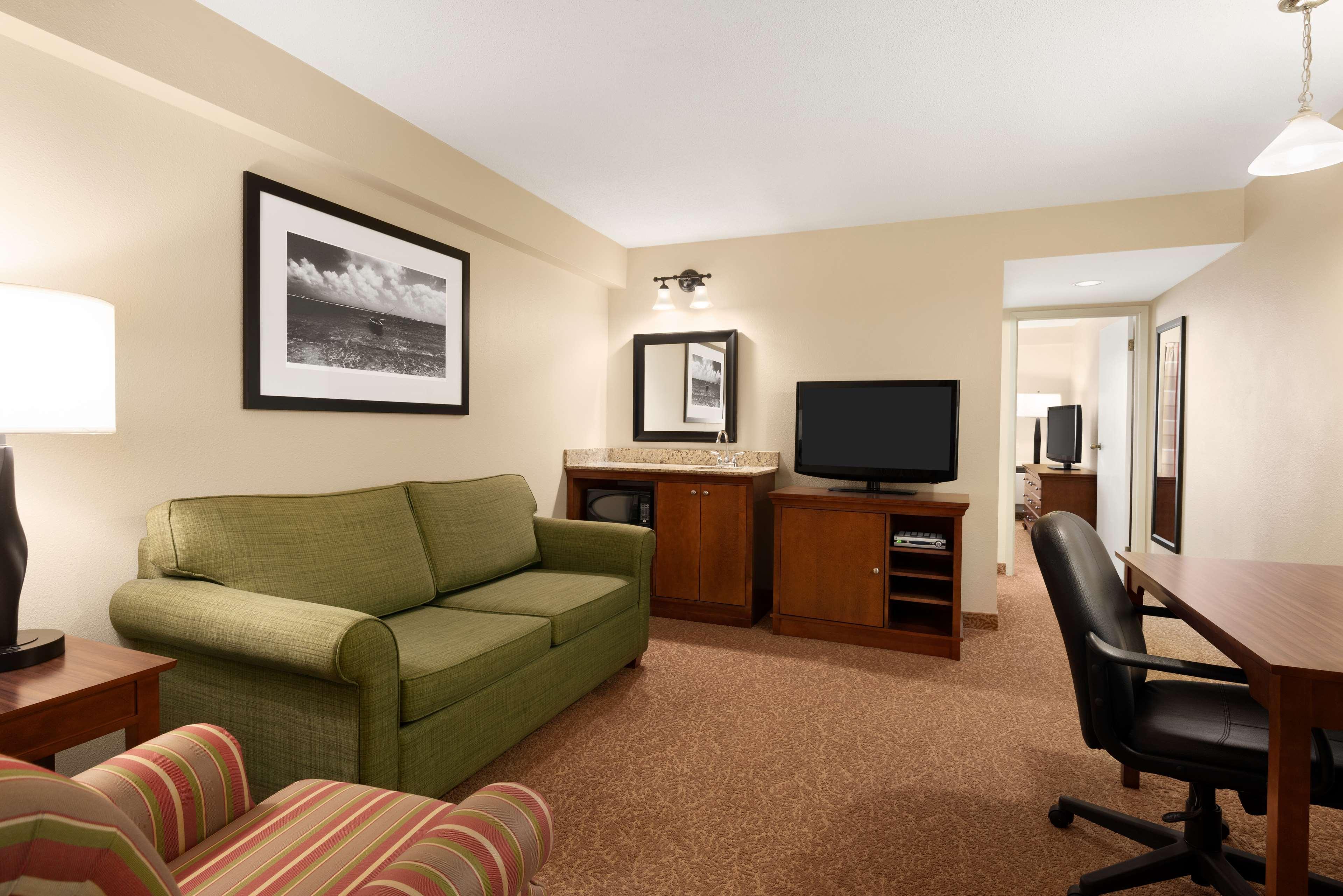 Travelodge Suites By Wyndham Regina - Eastgate Bay Extérieur photo