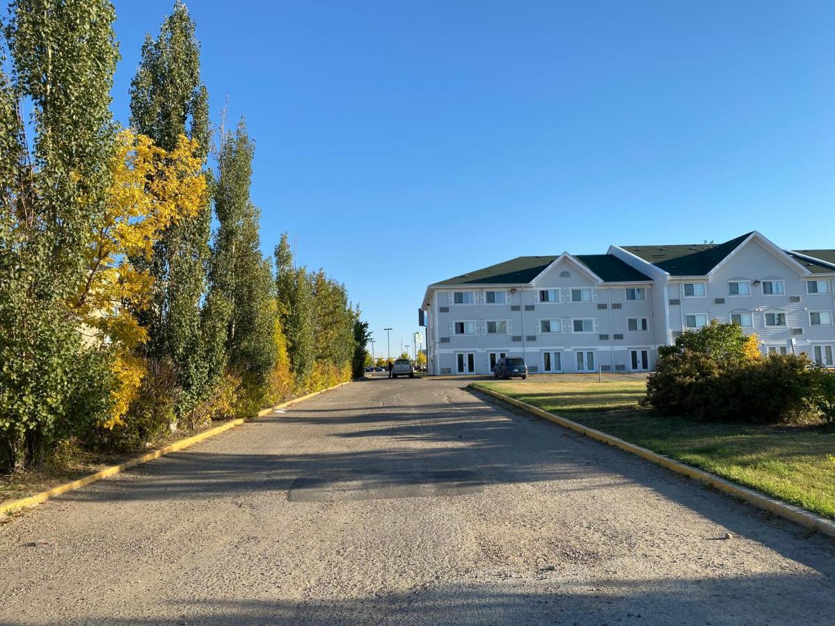 Travelodge Suites By Wyndham Regina - Eastgate Bay Extérieur photo