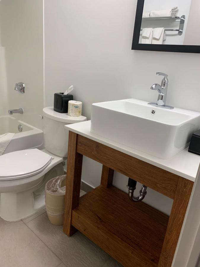 Travelodge Suites By Wyndham Regina - Eastgate Bay Extérieur photo